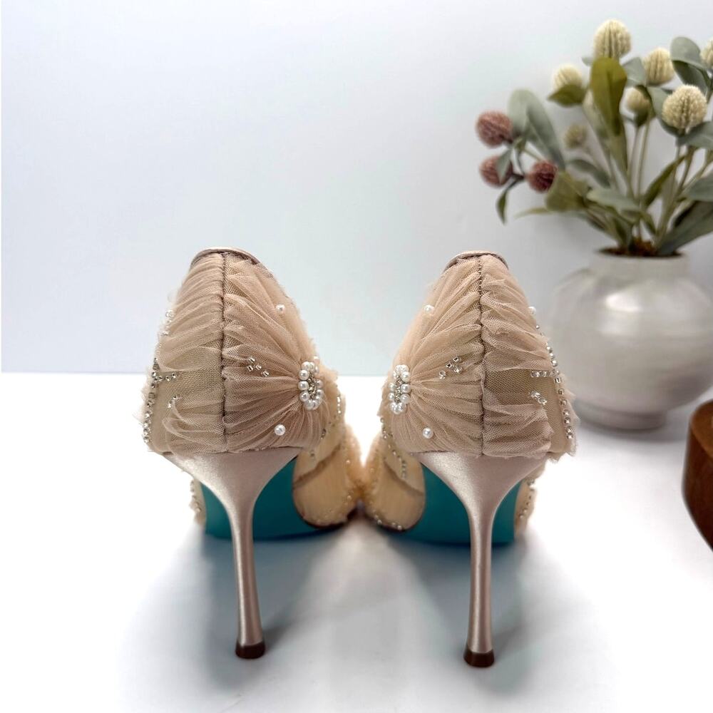 Betsey Johnson Roxie Floral Pearl Bead Pointed Toe Heel Blush Women 10M Tried On - Picture 2 of 10